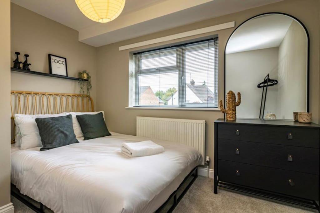 Cosy With Snug And Three Bedrooms Message Us For Long Prices Pousada *