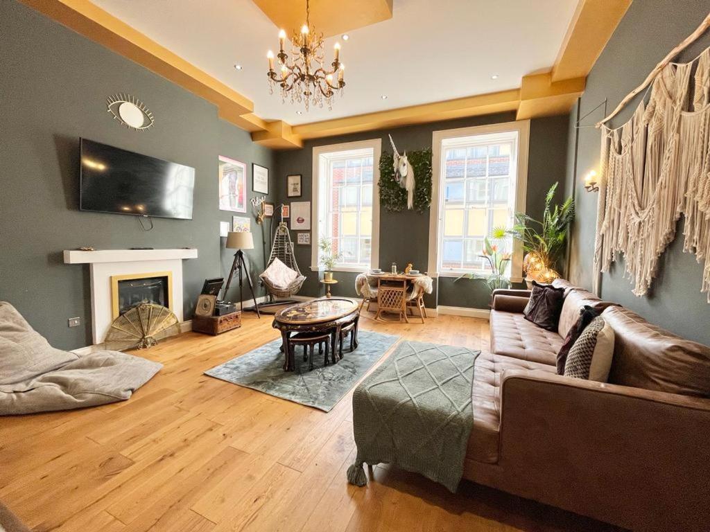 Unique & Luxurious 2 Bedroom Centre Apartment Nottingham