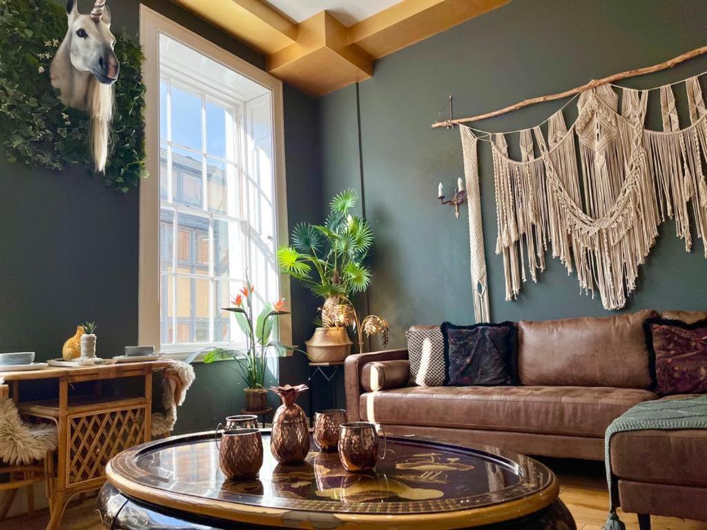 Unique & Luxurious 2 Bedroom Centre