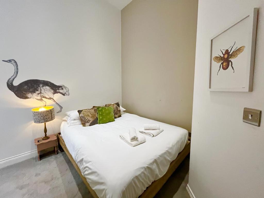 Unique & Luxurious 2 Bedroom Centre *