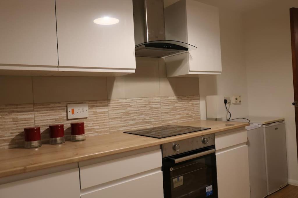 Entire -4 Bedrooms Detached House With Driveway Holiday home