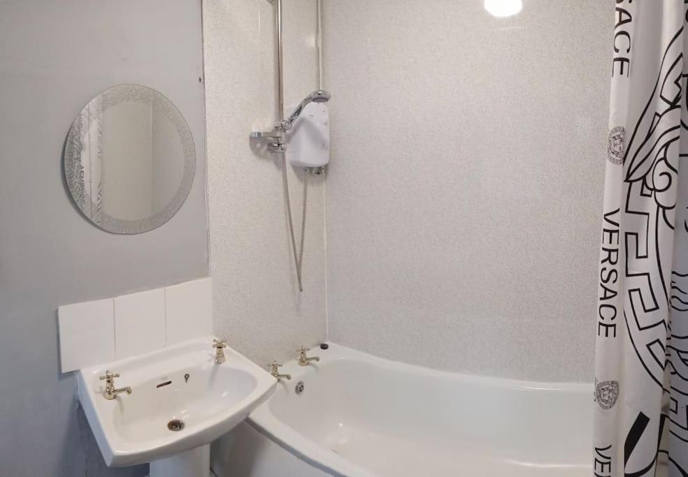 Nr City Hospital 3 Bedroom Nottingham