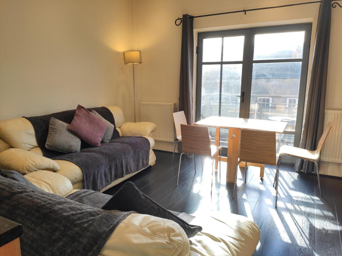 Apartment Centre 2 Bedrooms 2 Ensuite Flat Free Parking