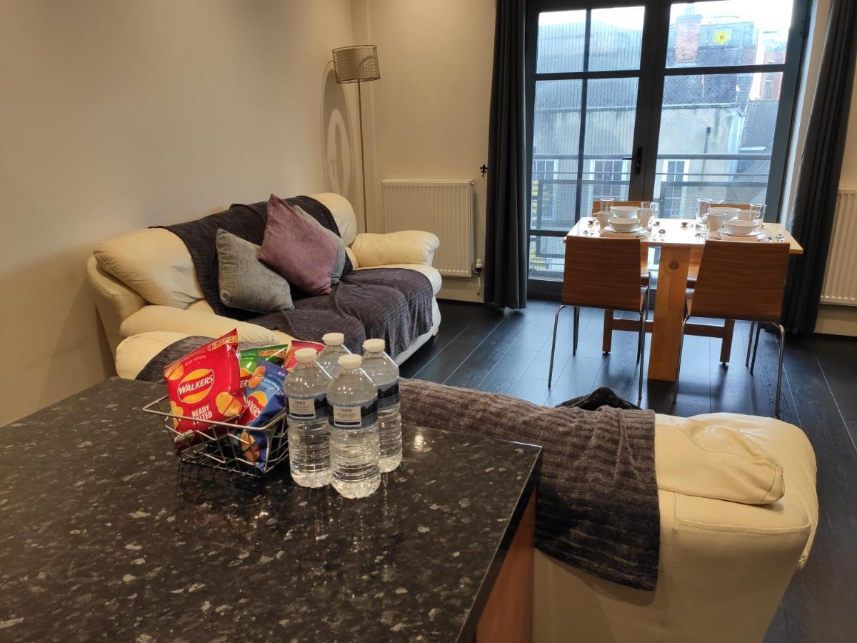 Centre 2 Bedrooms 2 Ensuite Flat Free Parking Apartment