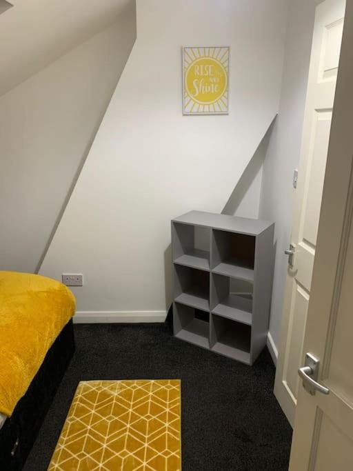 3, 63 Colwick Road Sneinton Ng2 4al *