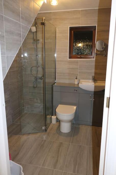 Entire -4 Bedrooms Detached House With Driveway Holiday home Nottingham