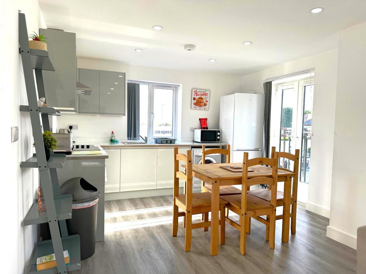 Adbolton House - Sleek, Stylish, Brand New & Carbon Apartamento