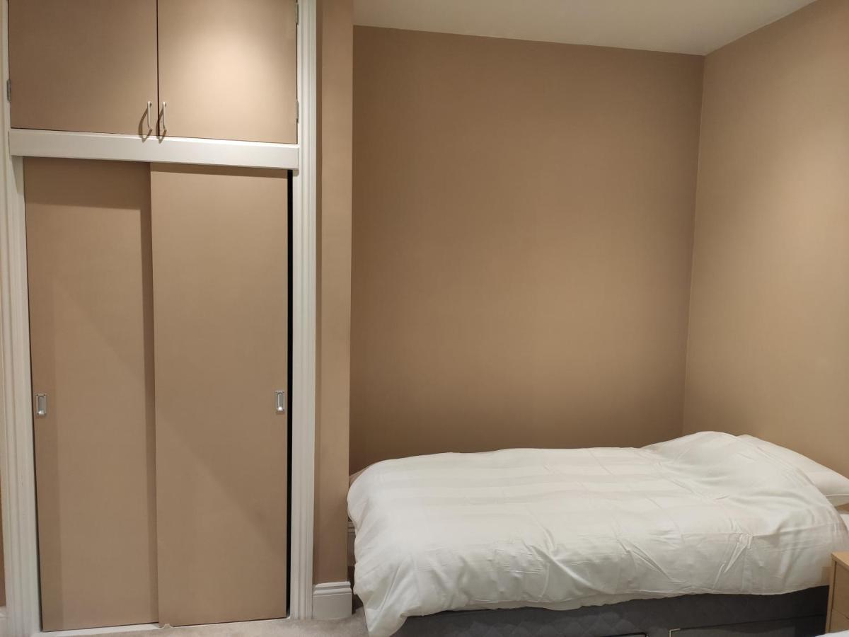 Apartment Centre 2 Bedrooms 2 Ensuite Flat Free Parking
