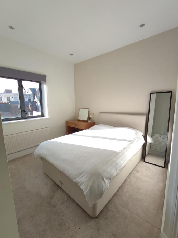 Centre 2 Bedrooms 2 Ensuite Flat Free Parking Apartment *