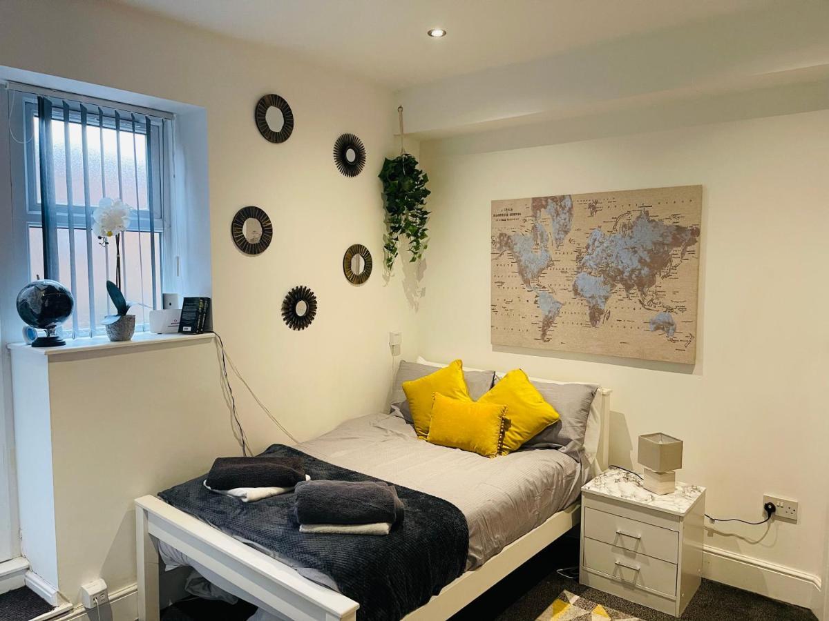 Apartment Hidden Hot Tub Retreat In Nottingham