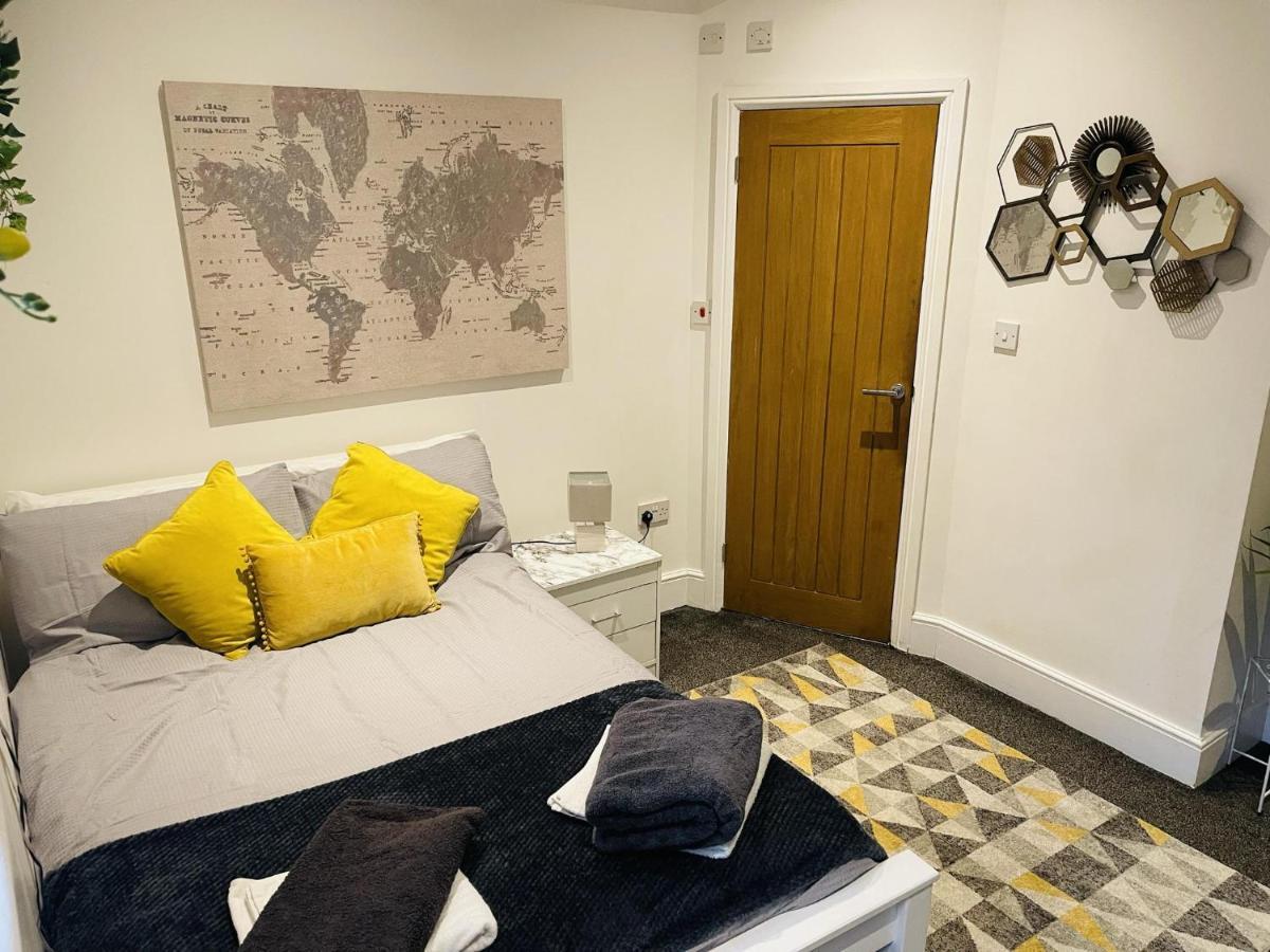 Hidden Hot Tub Retreat In Apartment Nottingham