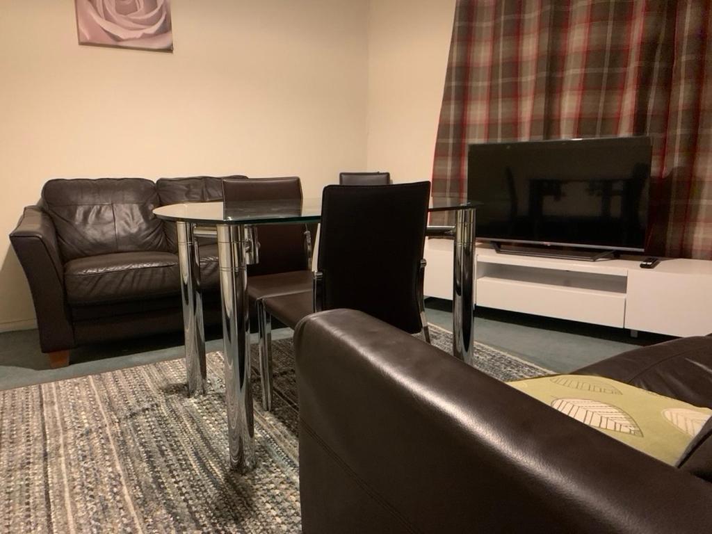 One Bedroom Near Qmc & Of Apartment *