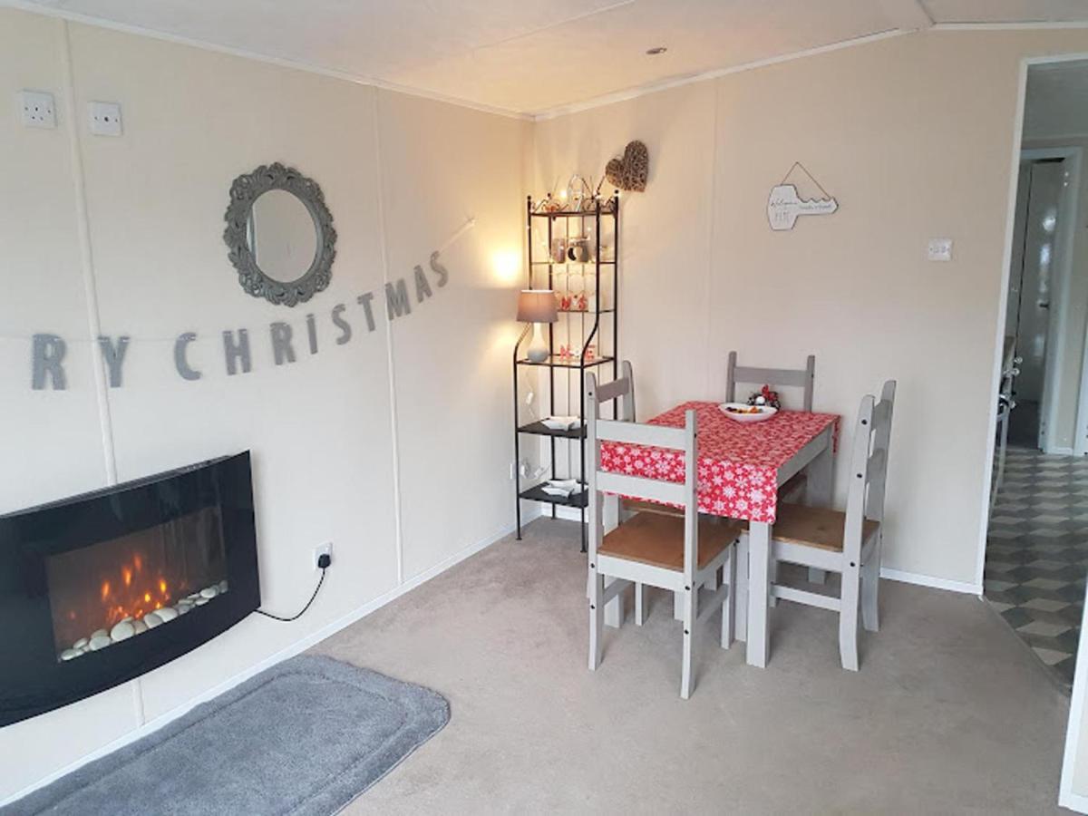 Lovely 2-bed Chalet At Robinhood Retreat Free Park *