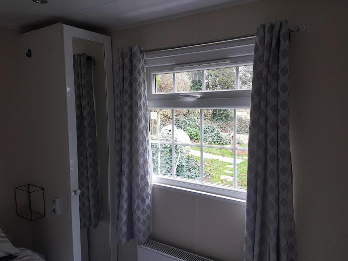 Chalé Lovely 2-bed Chalet At Robinhood Retreat Free Park