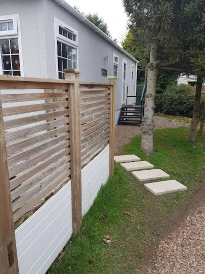 Lovely 2-bed Chalet At Robinhood Retreat Free Park Chalé