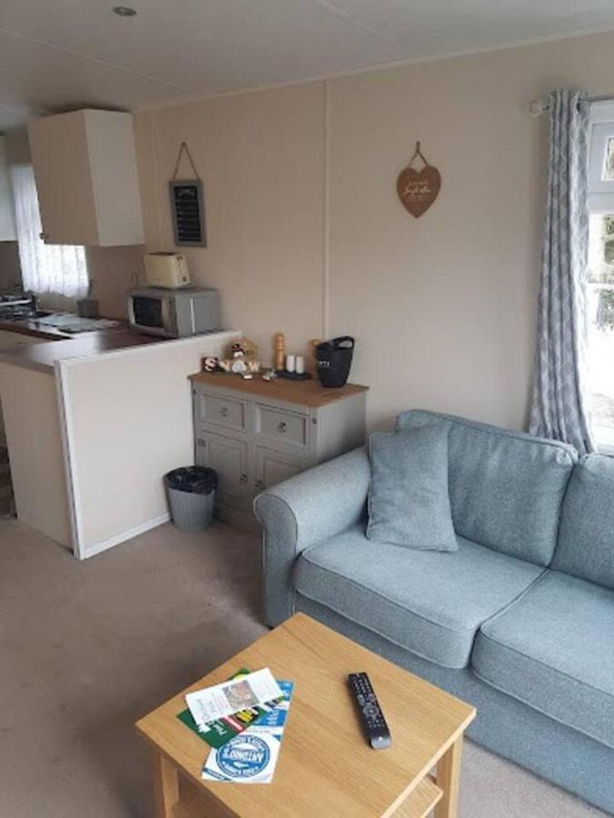 Lovely 2-bed Chalet At Robinhood Retreat Free Park