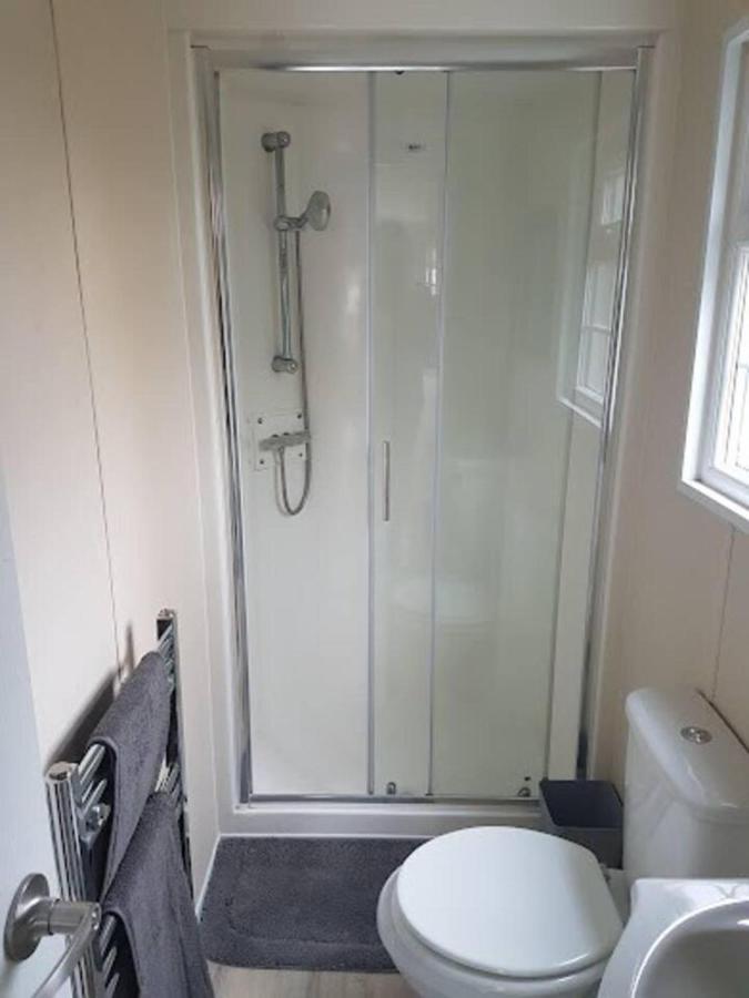 Lovely 2-bed Chalet At Robinhood Retreat Free Park *
