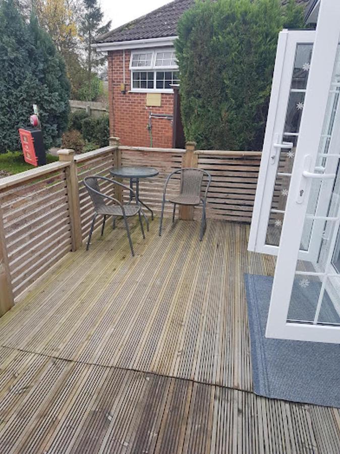 Lovely 2-bed Chalet At Robinhood Retreat Free Park Chalé