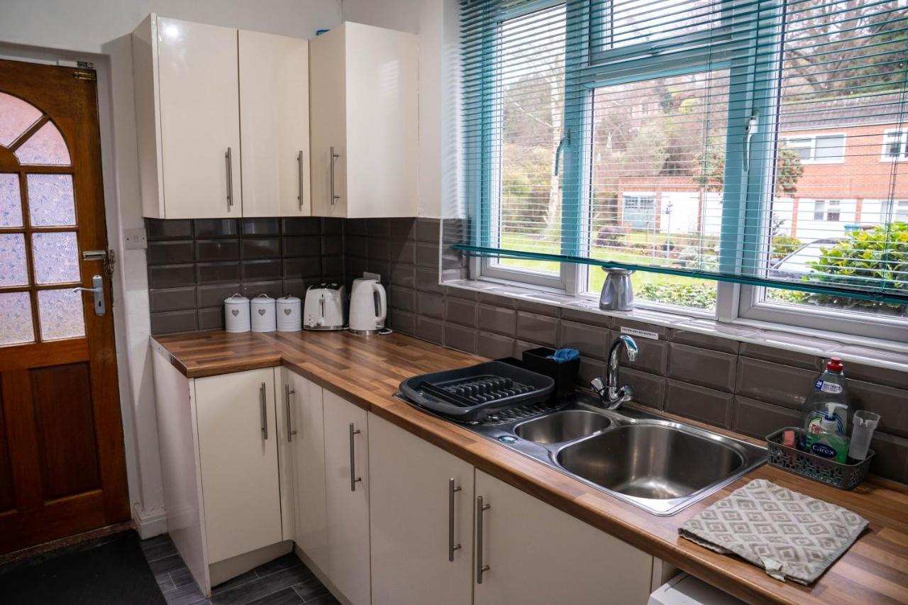 Apartment Fishpond Nook, Ground Fl Apartment, The Park Estate, Parking, Central & Cozy