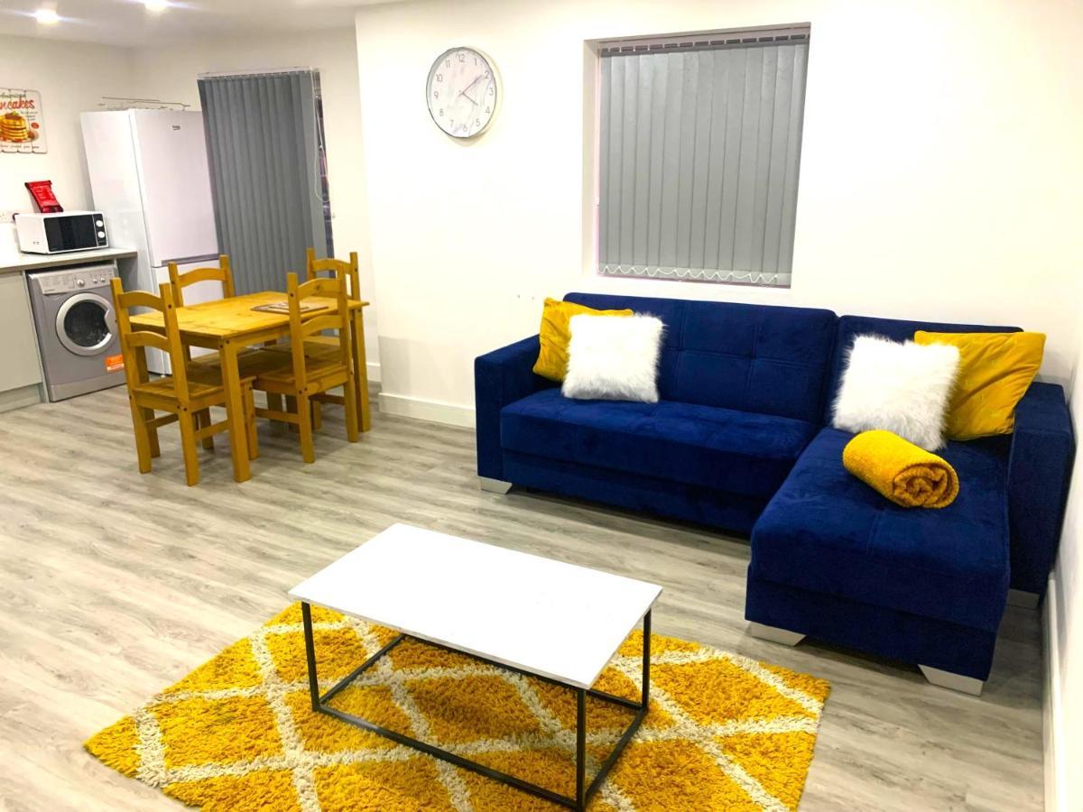 Adbolton House - Sleek, Stylish, Brand New & Carbon Apartamento