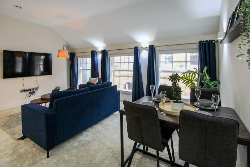 Luxurious 2 Bedroom In Centre Apartment