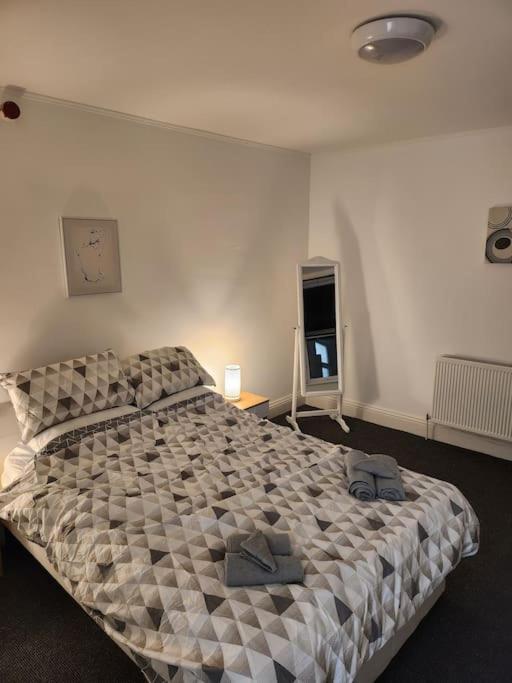 Cosy Flat. Walking Distance To * Nottingham