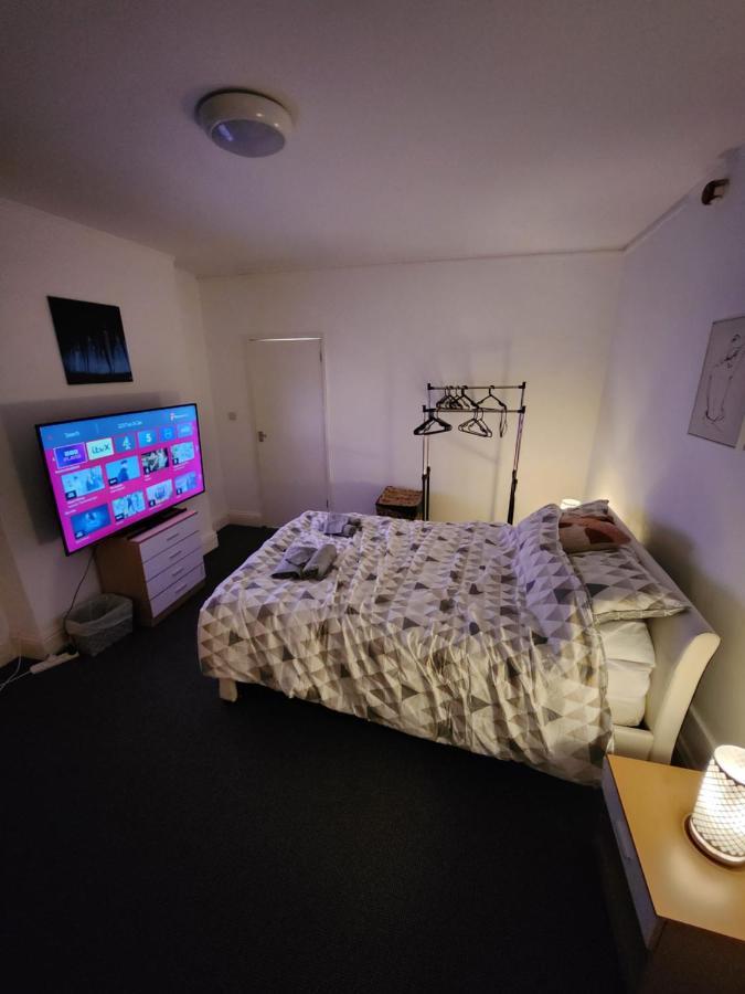 Cosy Flat. Walking Distance To