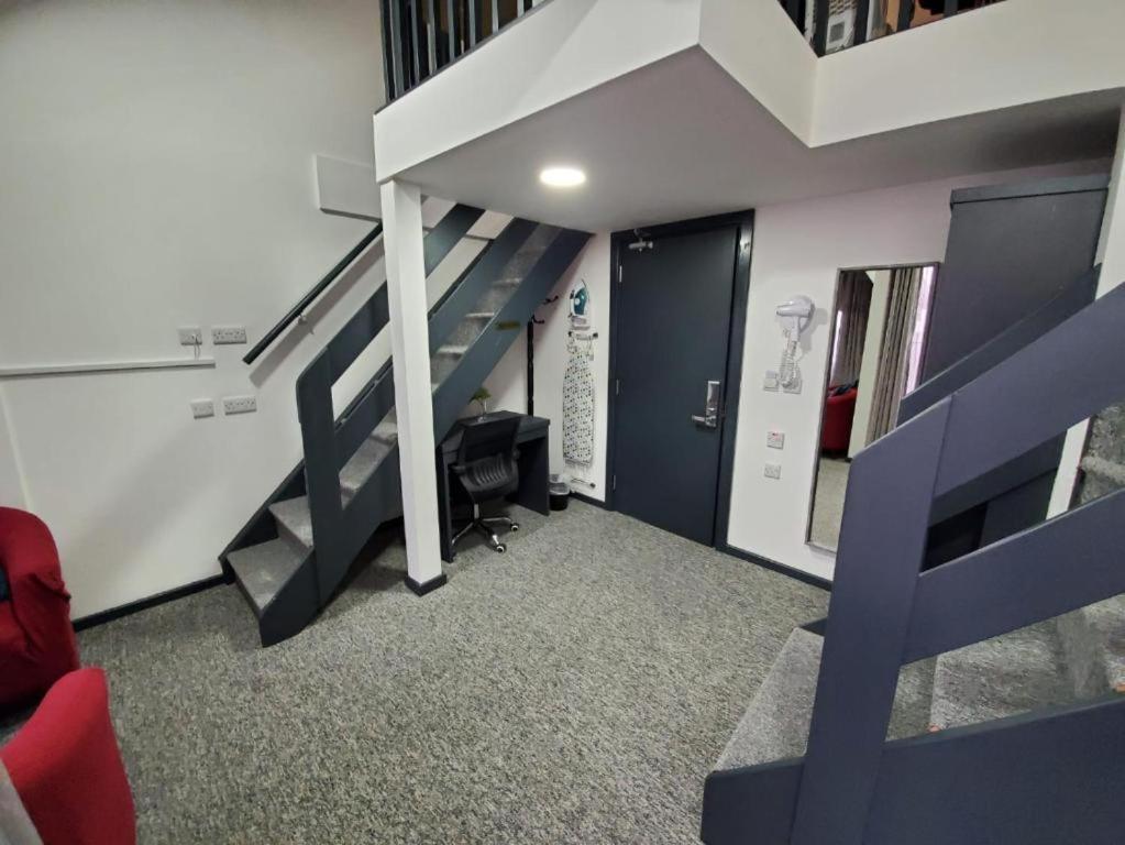 Trivelles Regency,