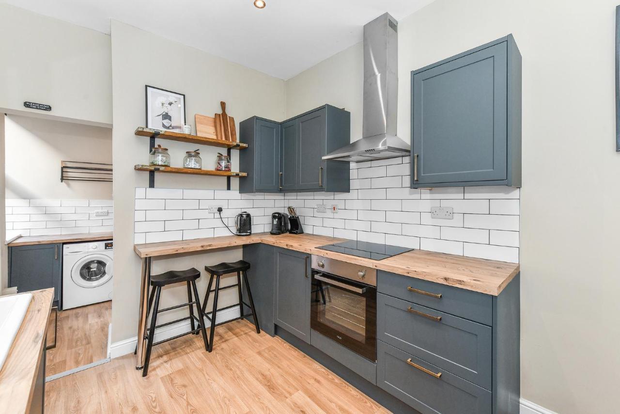 Holiday home Haydn House Luxurious Retreat - 4 Bedroom, 10 Guest Max, Perfect Away From *