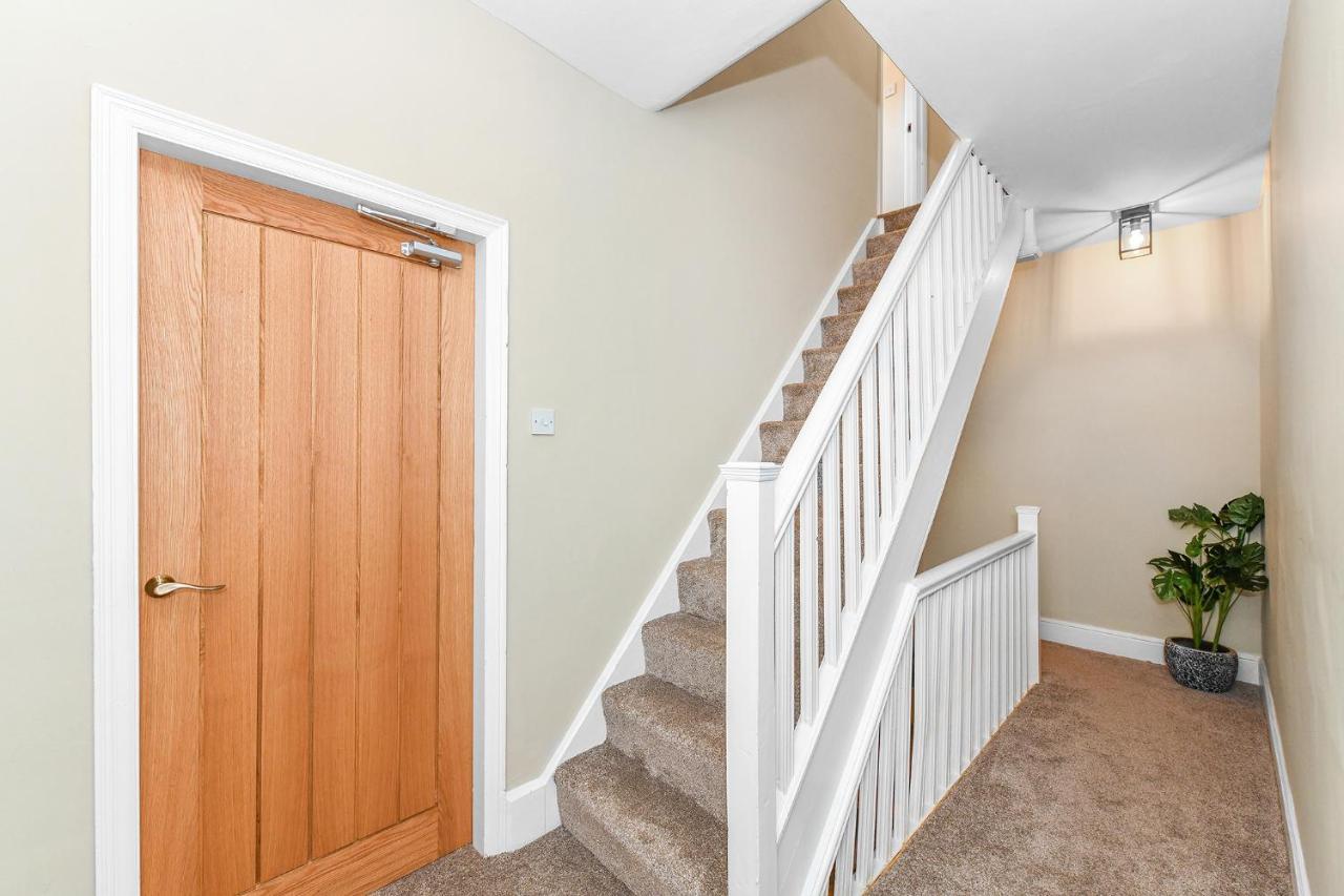 Haydn House Luxurious Retreat - 4 Bedroom, 10 Guest Max, Perfect Away From * Nottingham