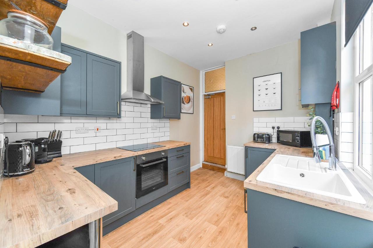 Holiday home Haydn House Luxurious Retreat - 4 Bedroom, 10 Guest Max, Perfect Away From *