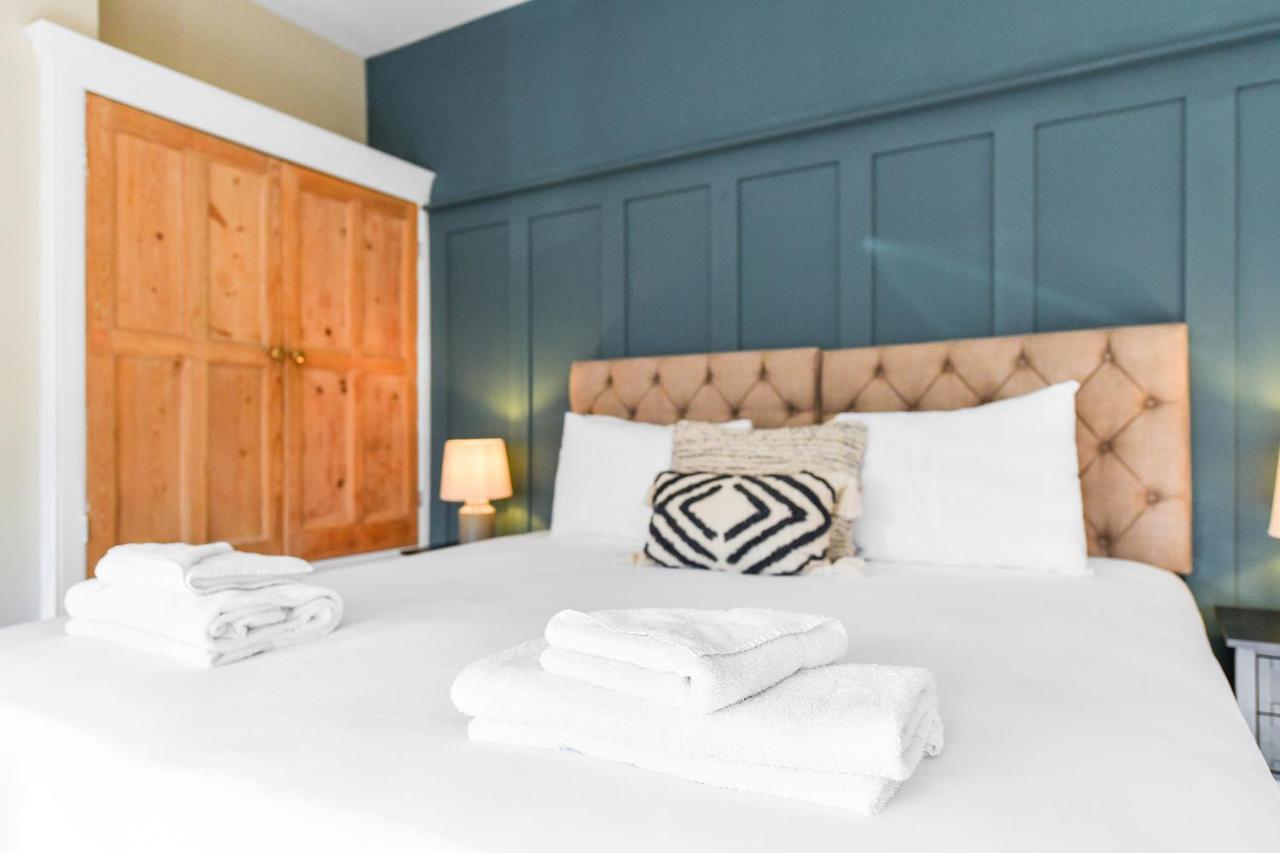 Haydn House Luxurious Retreat - 4 Bedroom, 10 Guest Max, Perfect Away From Nottingham