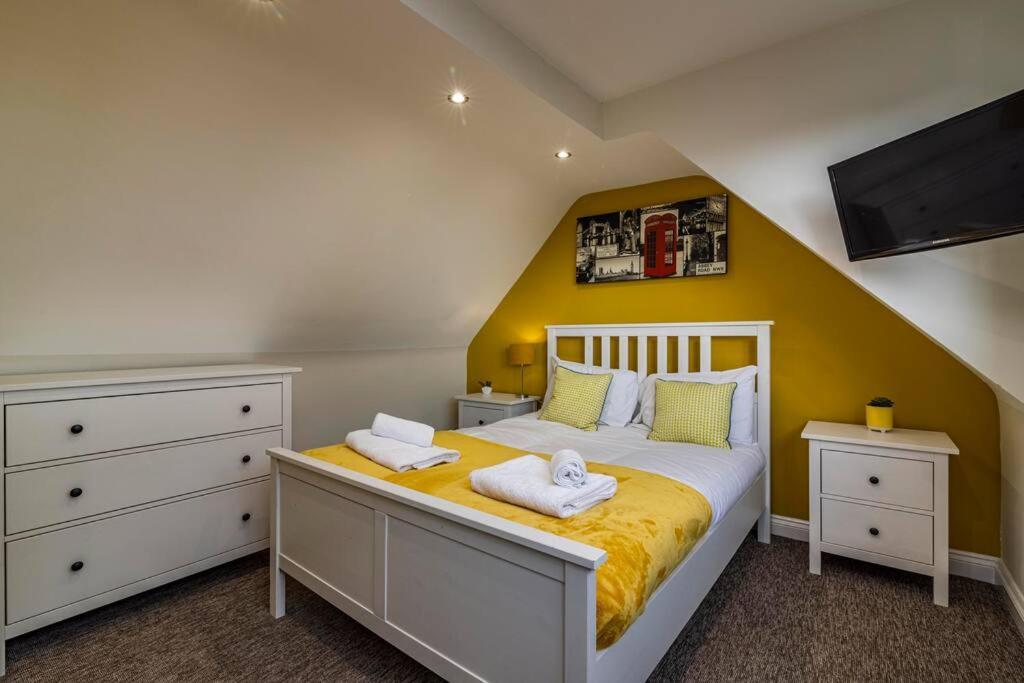Holiday home Dovecote House Beeston Private Parking 15mins From Centre Close To Qmc Hospital *