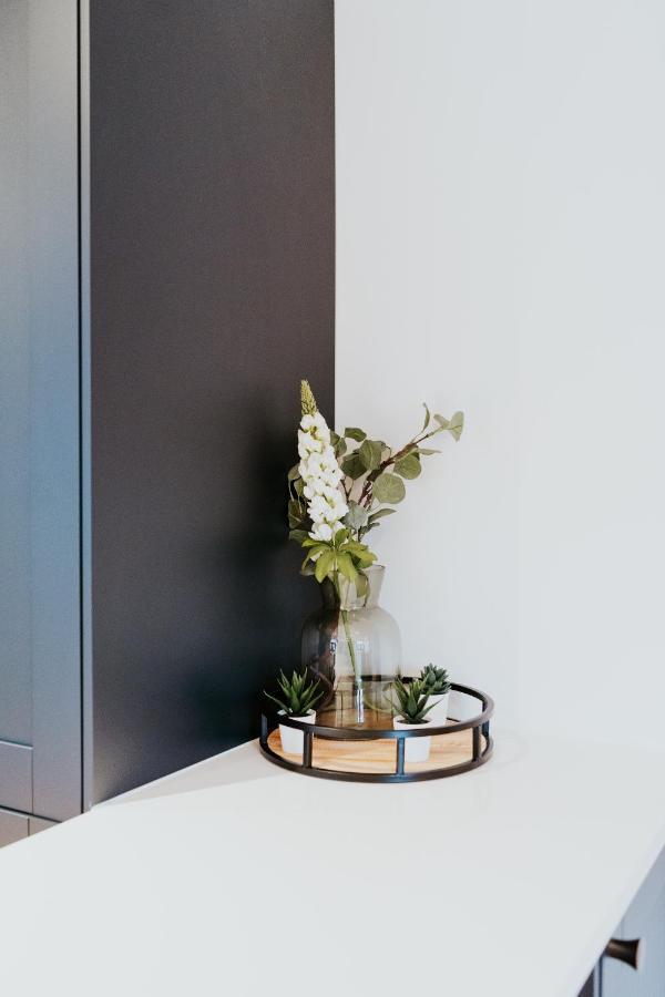 Hounds Gate Luxury By 1508 *