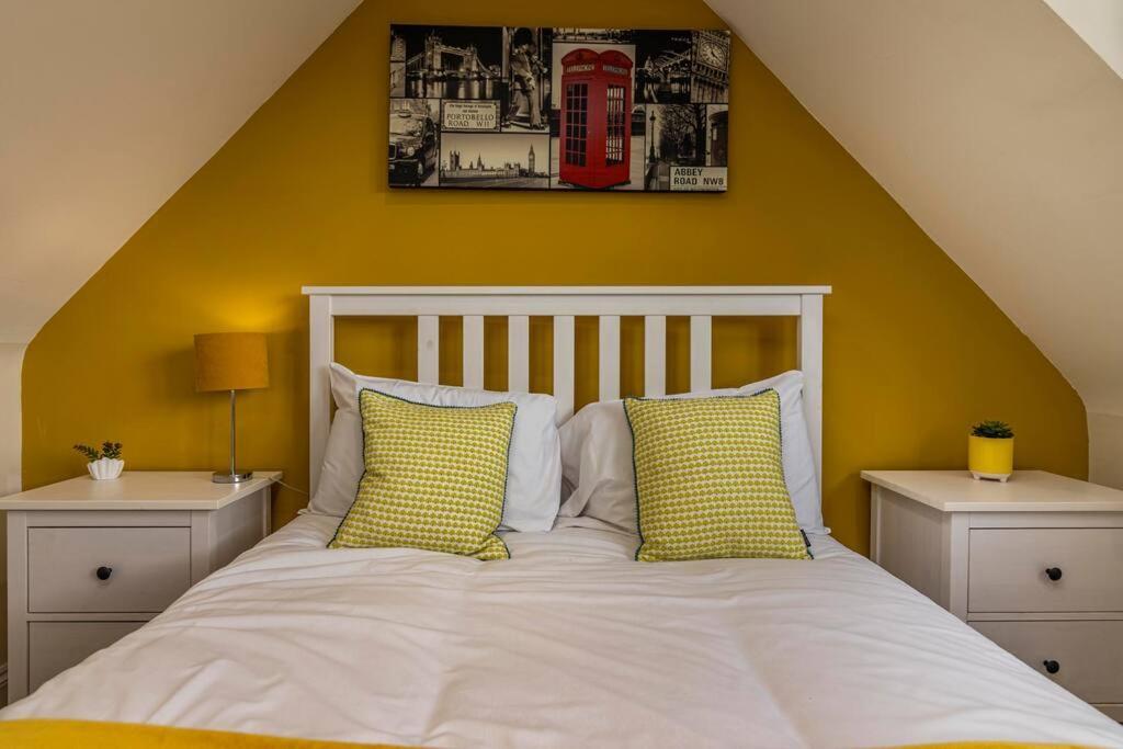 Dovecote House Beeston Private Parking 15mins From Centre Close To Qmc Hospital Holiday home