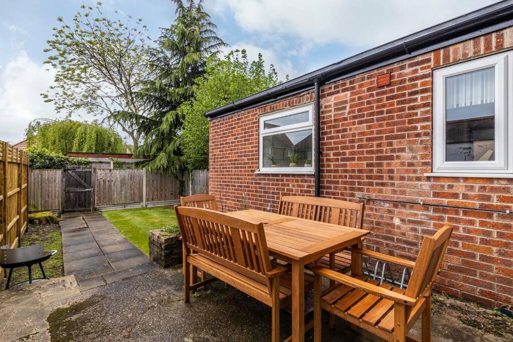 Holiday home Dovecote House Beeston Private Parking 15mins From Centre Close To Qmc Hospital Nottingham