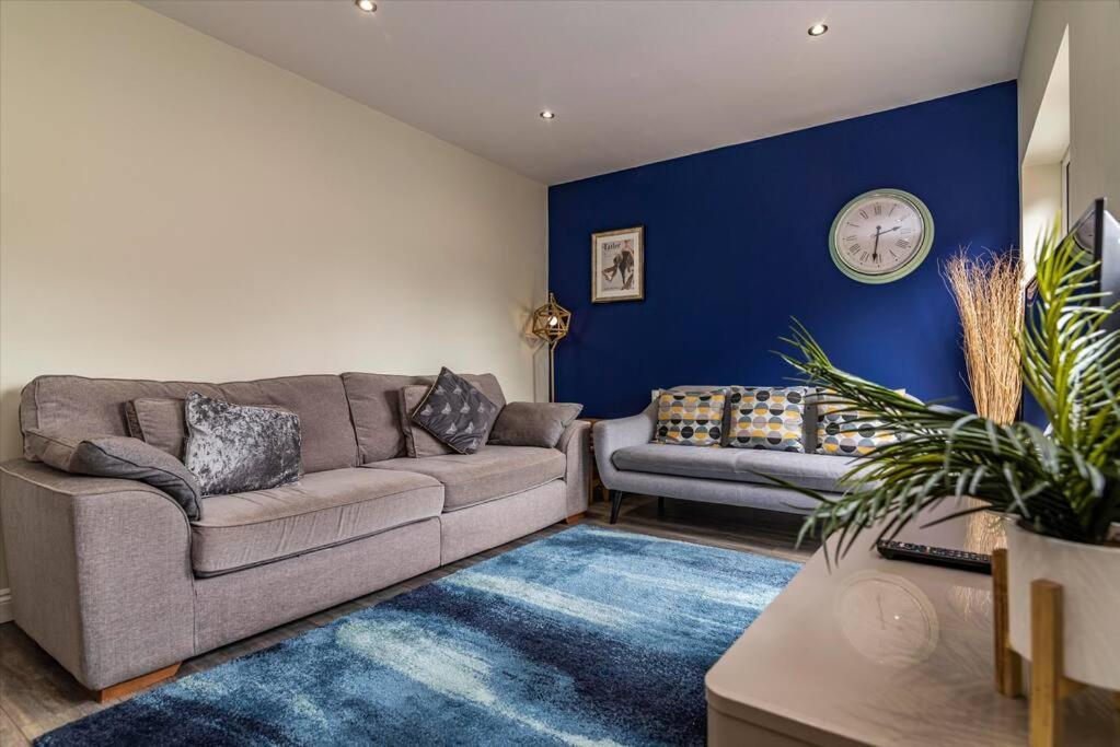 Dovecote House Beeston Private Parking 15mins From Centre Close To Qmc Hospital Holiday home