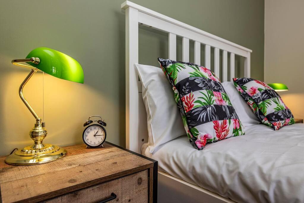 Dovecote House Beeston Private Parking 15mins From Centre Close To Qmc Hospital Holiday home *