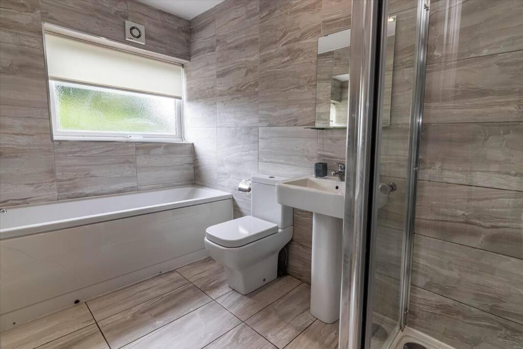 Dovecote House Beeston Private Parking 15mins From Centre Close To Qmc Hospital * Nottingham