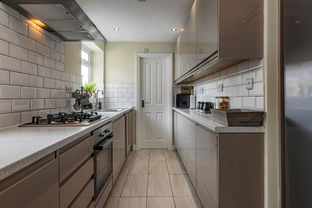 Dovecote House Beeston Private Parking 15mins From Centre Close To Qmc Hospital * Nottingham