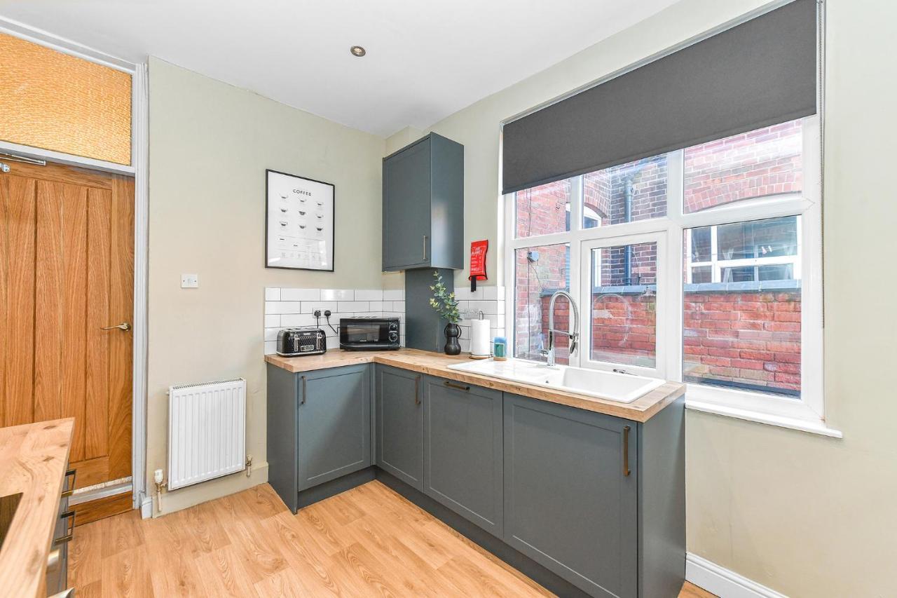 Holiday home Haydn House Luxurious Retreat - 4 Bedroom, 10 Guest Max, Perfect Away From *