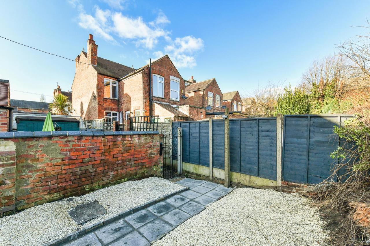 Haydn House Luxurious Retreat - 4 Bedroom, 10 Guest Max, Perfect Away From Holiday home Nottingham