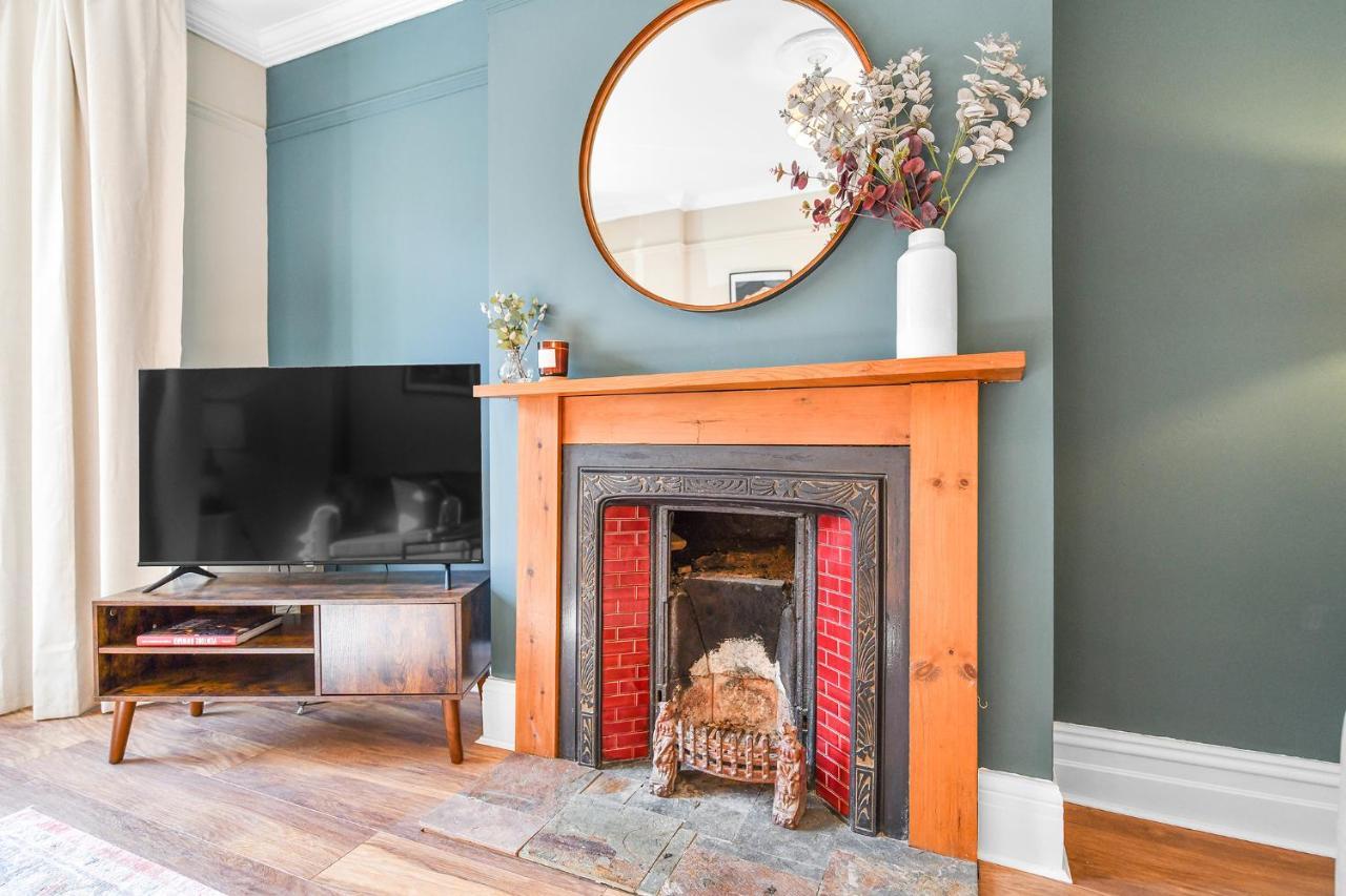 Haydn House Luxurious Retreat - 4 Bedroom, 10 Guest Max, Perfect Away From Nottingham