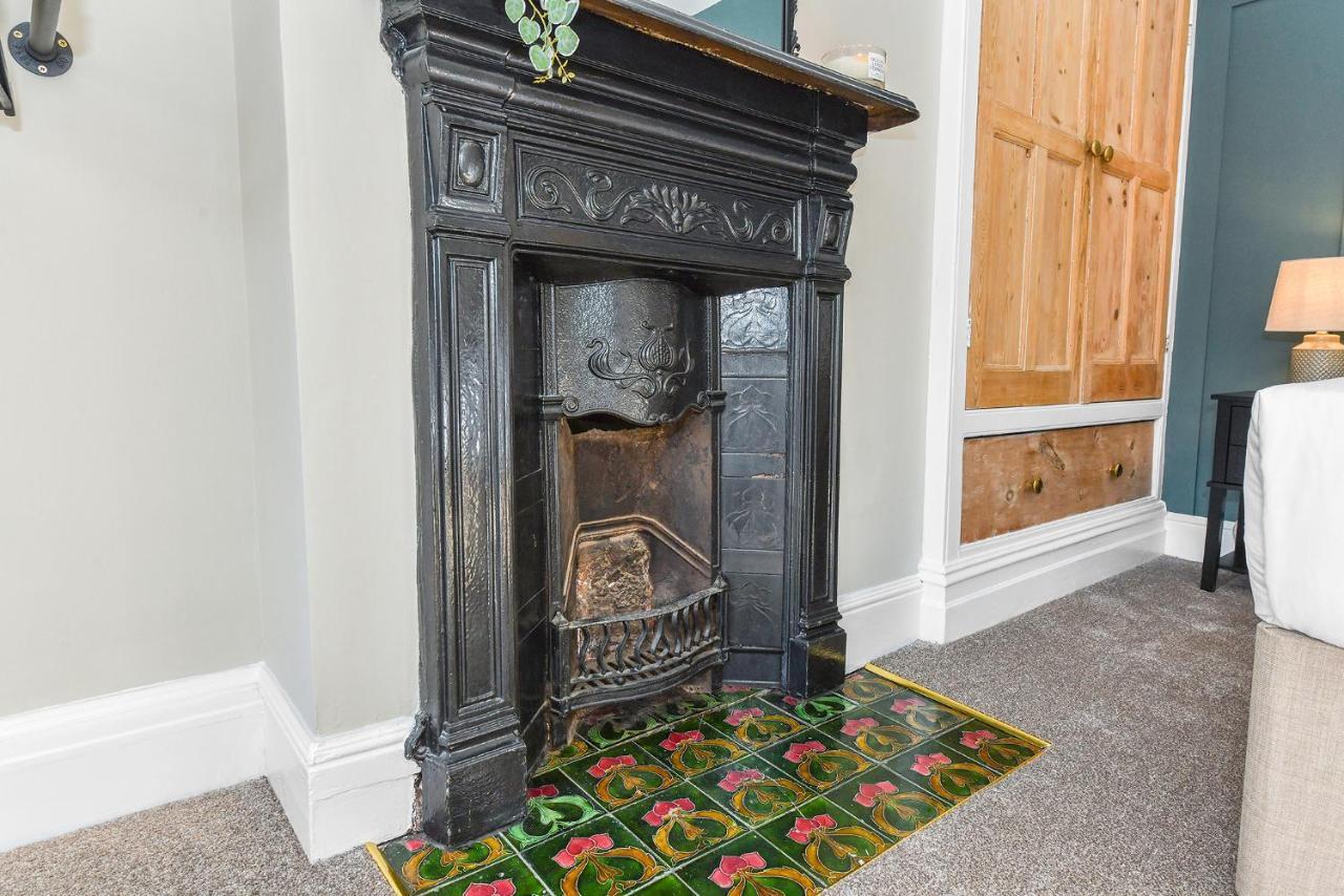 Haydn House Luxurious Retreat - 4 Bedroom, 10 Guest Max, Perfect Away From * Nottingham