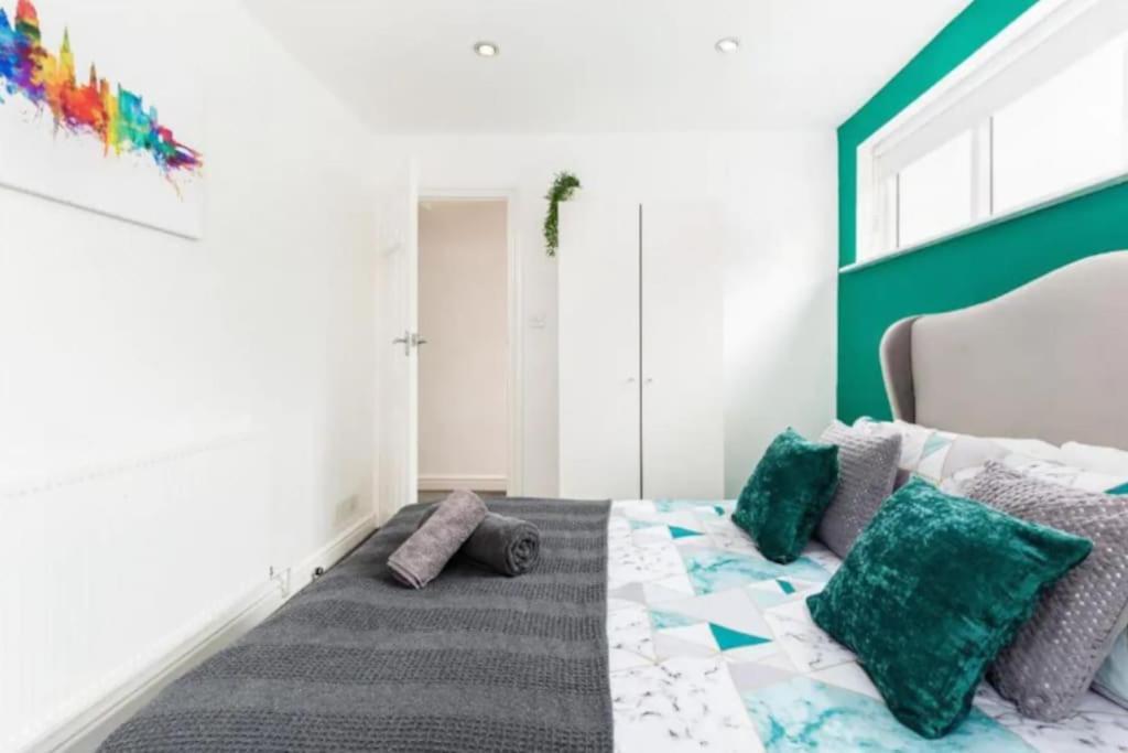 Spacious Duplex - Parking Apartment *