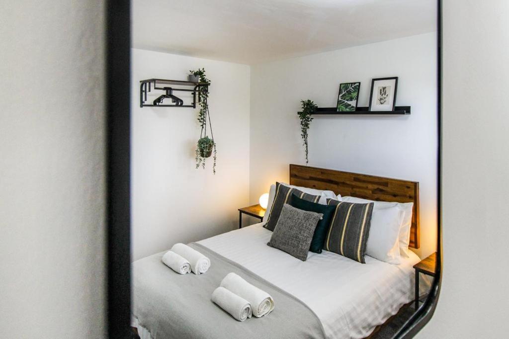 2 Bed Townhouse With Free Parking Holiday home