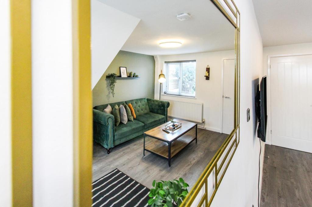 Holiday home 2 Bed Townhouse With Free Parking Nottingham