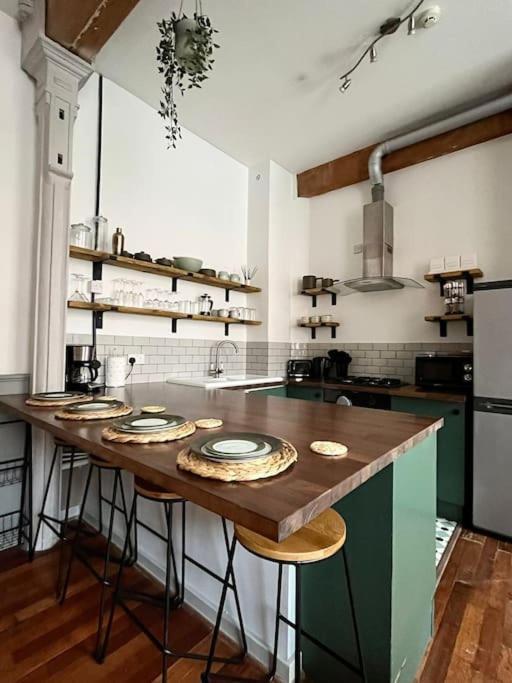 Charming 2 Bed In Centre Of Apartment