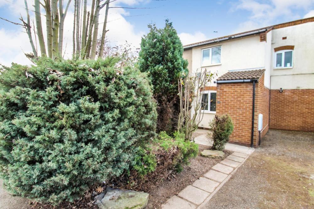 2 Bed Townhouse With Free Parking * Nottingham