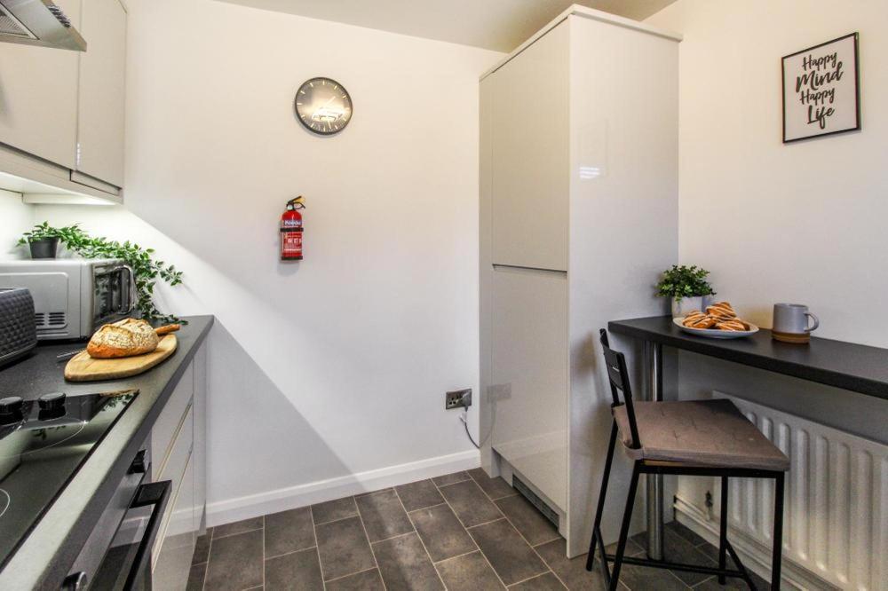 2 Bed Townhouse With Free Parking Holiday home